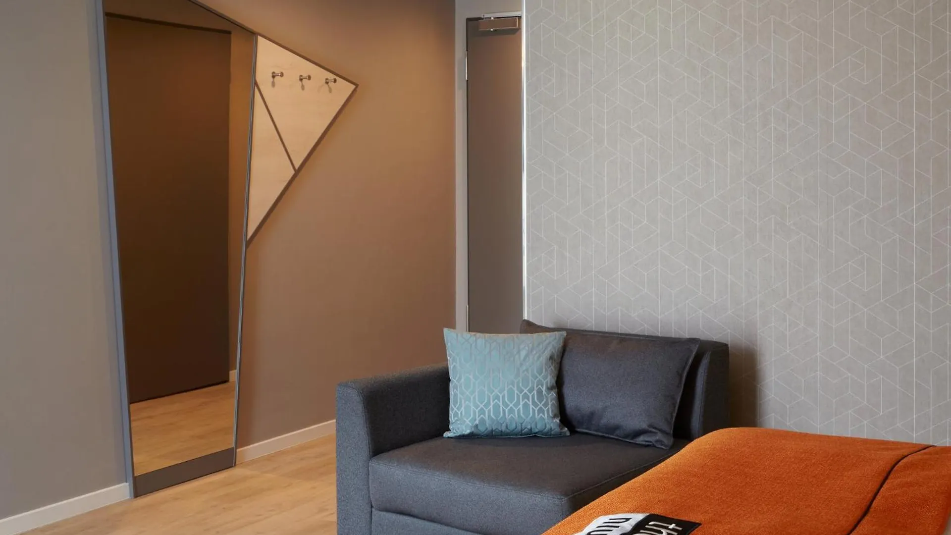 Holiday Inn - The Niu, Hub Dusseldorf Messe By Ihg ホテル