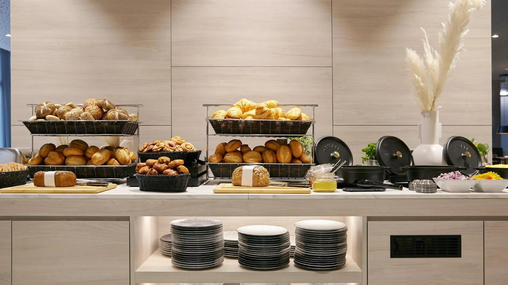 Holiday Inn - The Niu, Hub Dusseldorf Messe By Ihg فندق