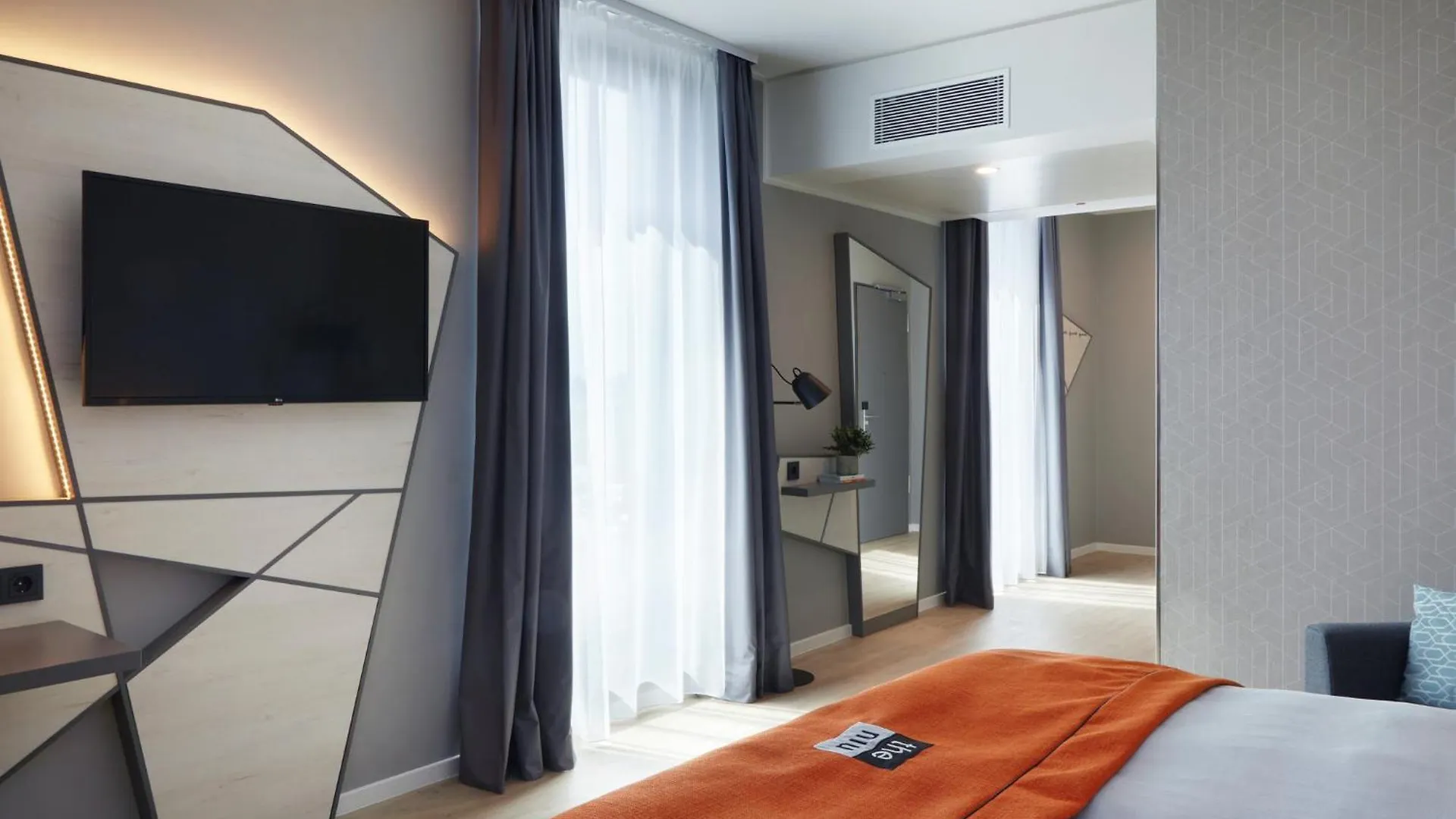 Holiday Inn - The Niu, Hub Dusseldorf Messe By Ihg فندق
